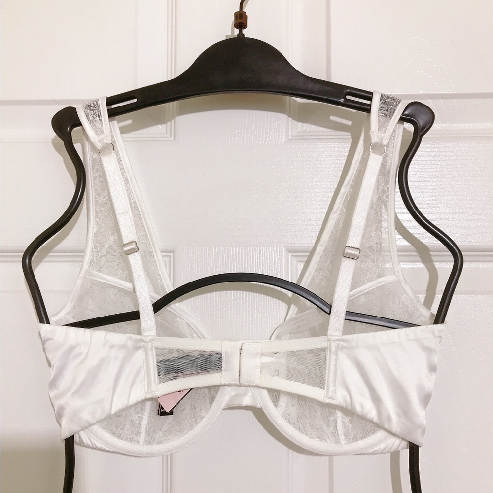 💖 Victoria’s Secret SEXY Embroidered Plunge - Picture 4 of 10
